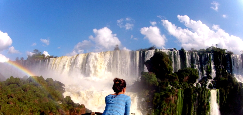 Vista da queda d'água das Cataratas do Iguaçu do lado argentino