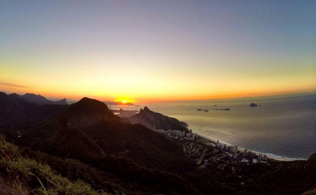 Vista do pôr do sol na pedra bonita