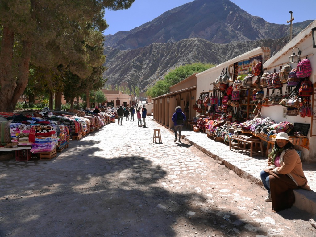 ruas do centro de Purmamarca na Argentina