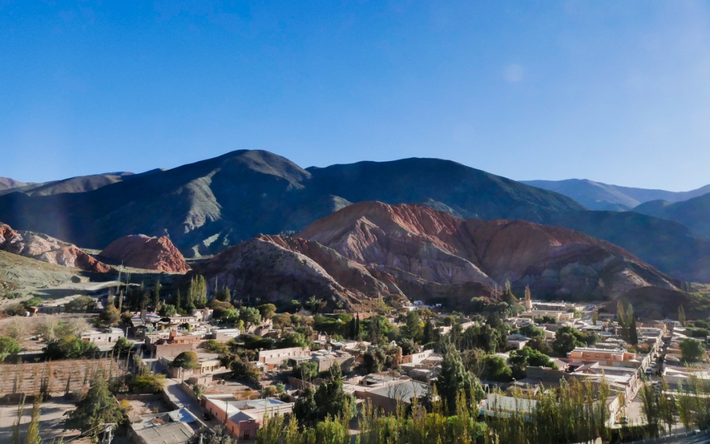 Vista do Mirante Cerro Siete Colores na argentina