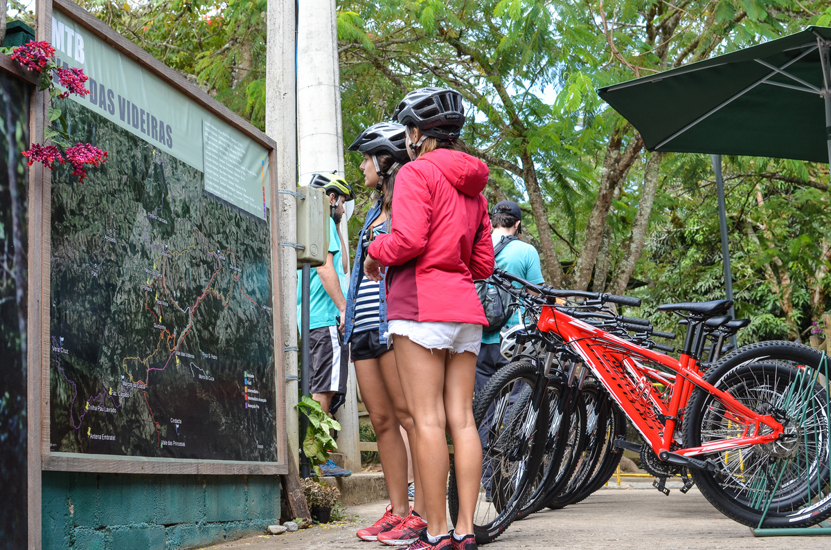 Trilha de bike galpão caipira no Vale das Videiras