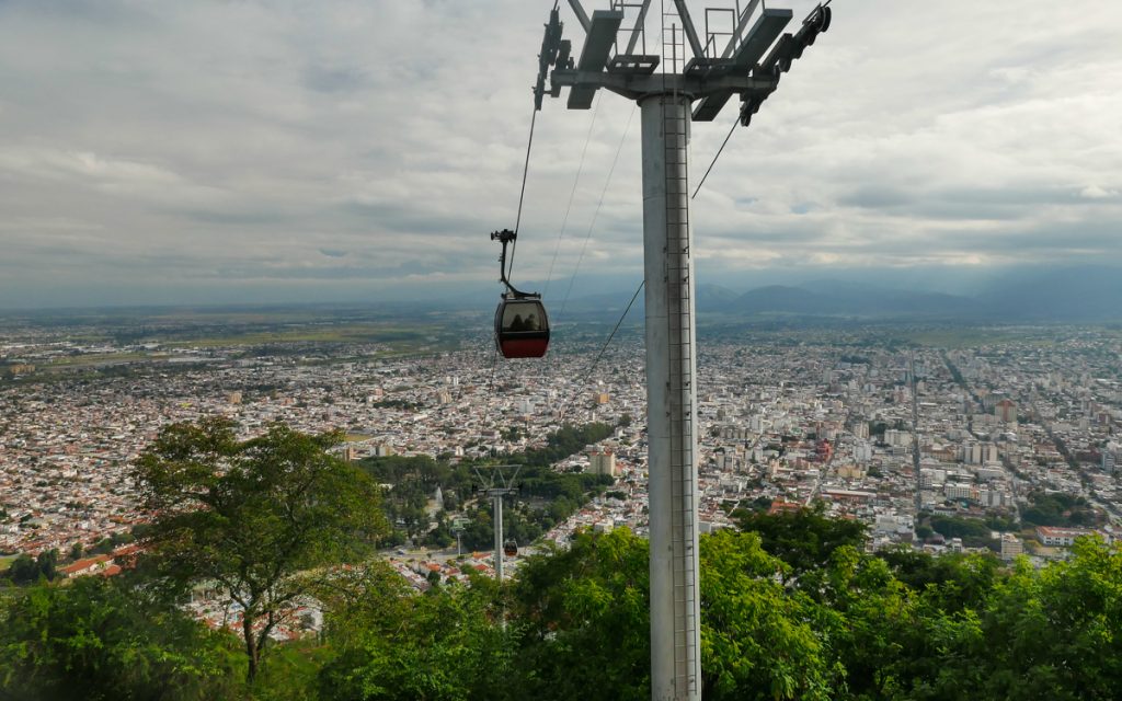 Vista do alto do Teleferico San Bernardo 