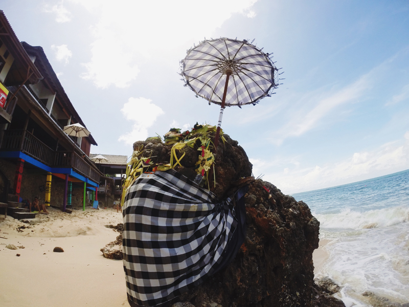 Oferendas nas praias de Bali