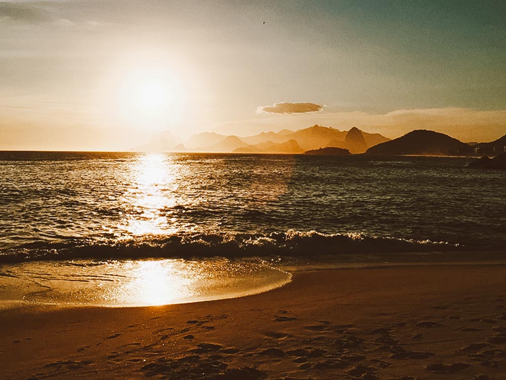 10 lugares incríveis para conhecer em niterói praia do sossego