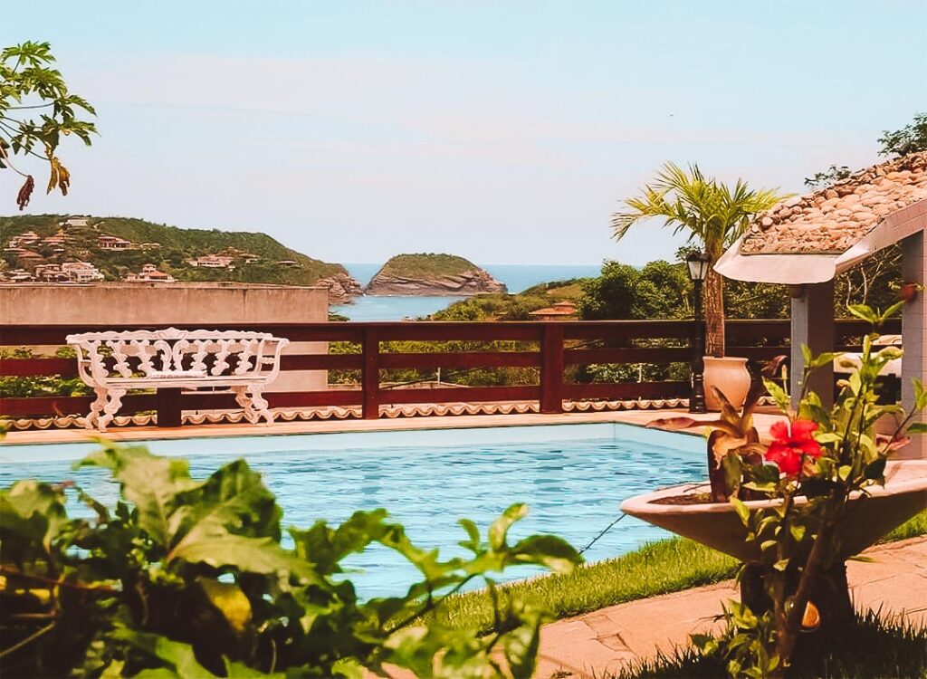 airbnb com piscina com vista para o mar em buzios