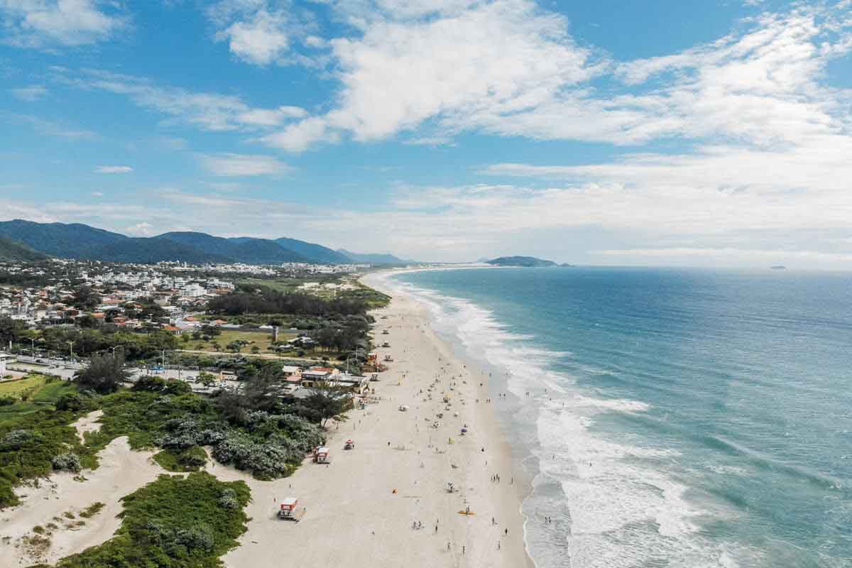 Vista do alto da praia do Campeche