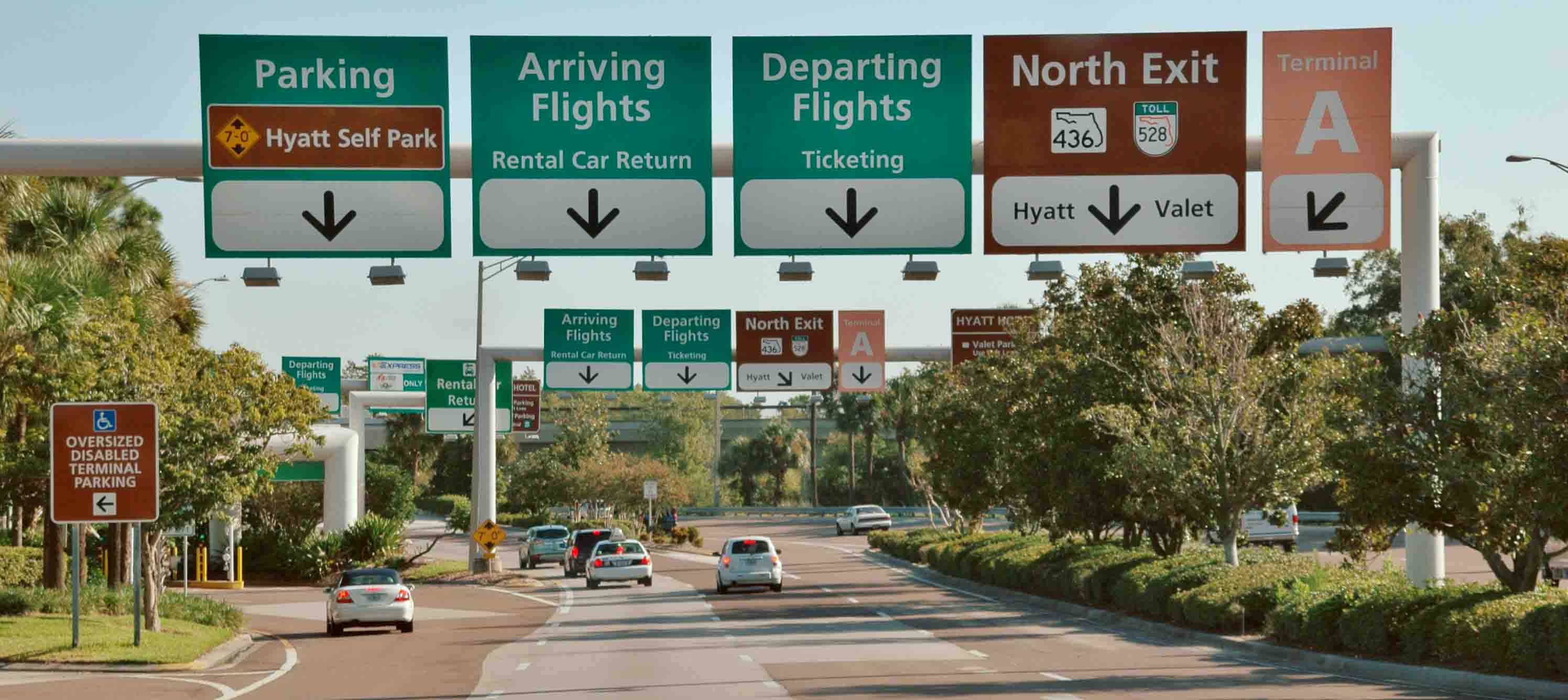 Saída do Aeroporto Internacional de Orlando