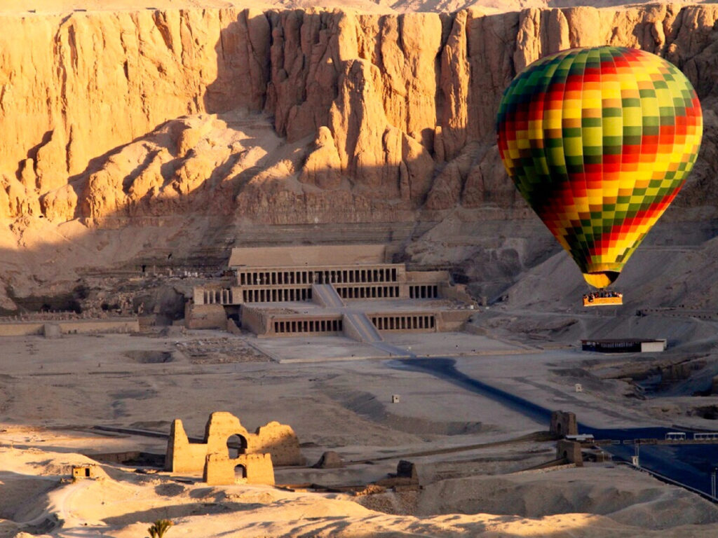 Passeio de balão no Egito