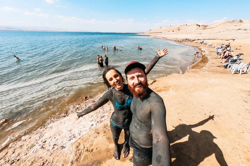 Experiência imperdível no Mar Morto: banho de lama