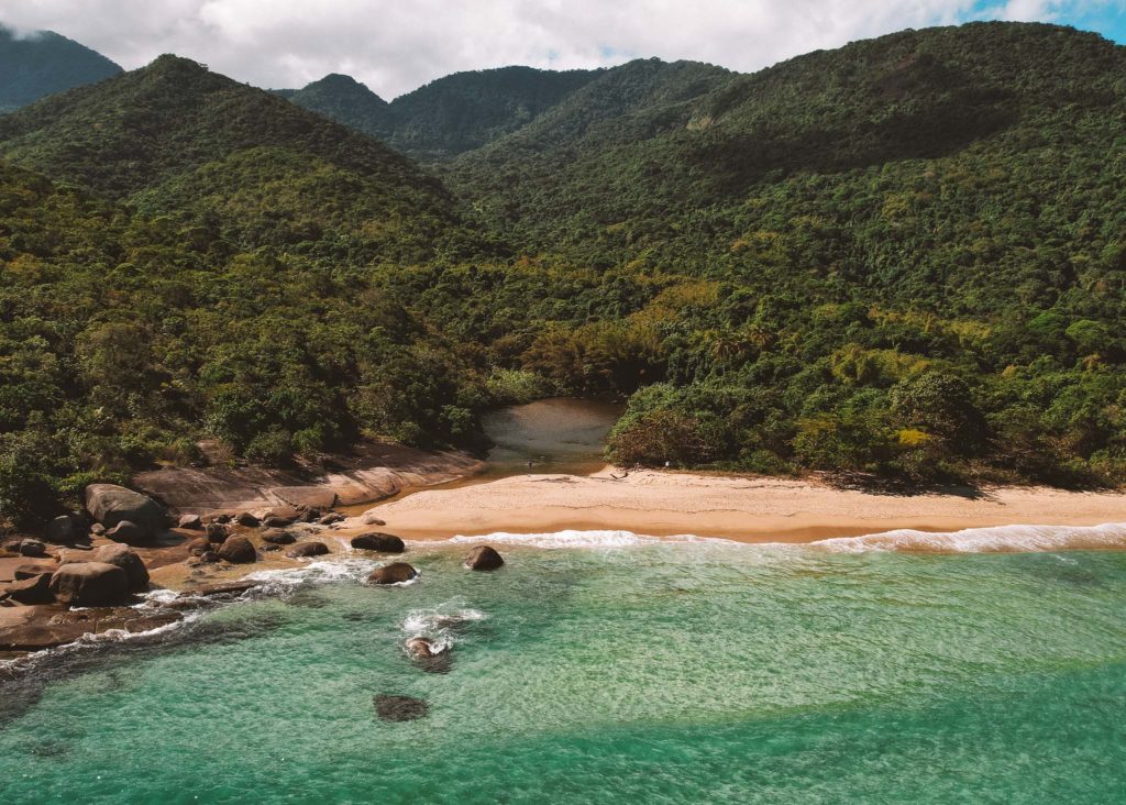 tem como ir de carro para a ilha grande rj