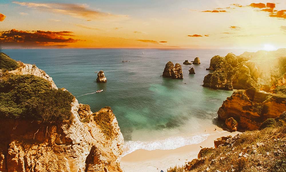 Algarve Portugal: Cidades, dicas, melhores praias - Viagens e Caminhos