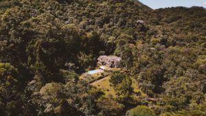 Airbnb em Petrópolis: 10 casas em meio à natureza para se hospedar