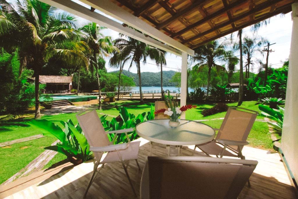 airbnb ilha grande saco do céu