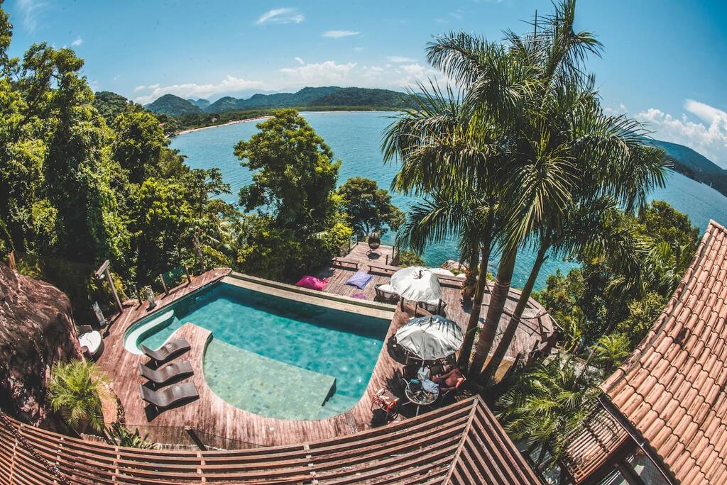 qual a praia mais bonita de paraty