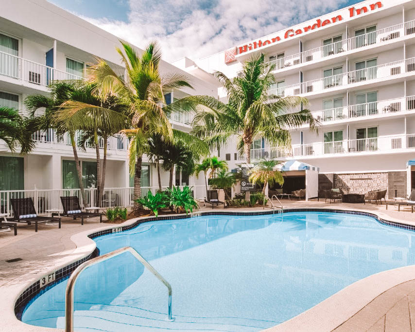 piscina do hotel hilton garden inn em brickell miami