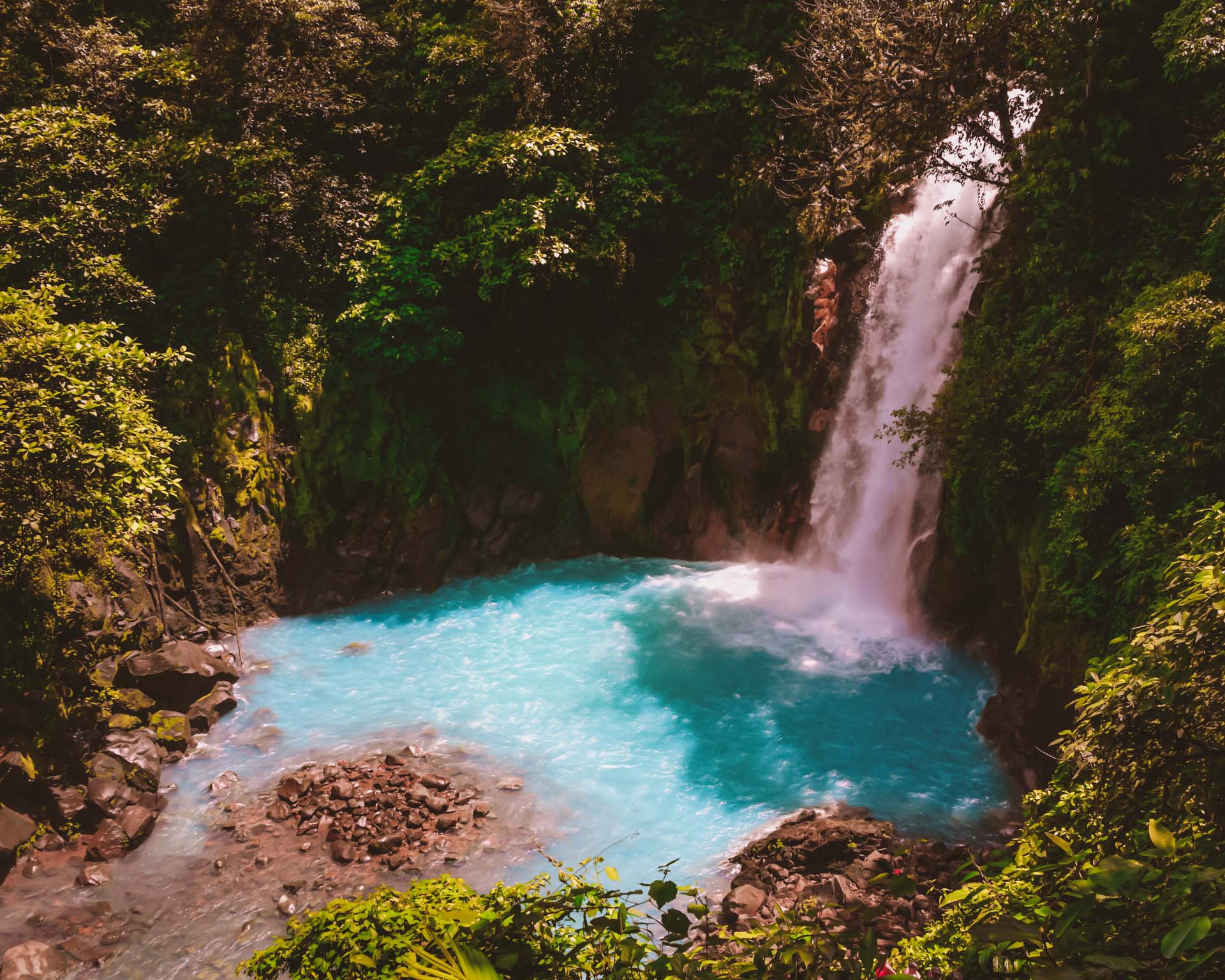 rio celeste costa rica