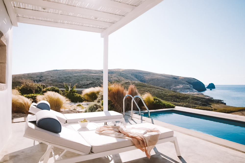 onde ficar em milos com piscina