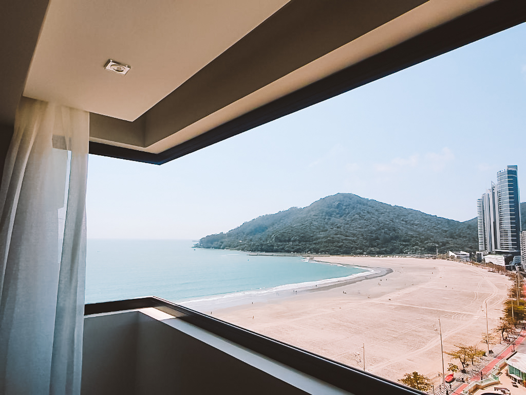 ap de frente para o mar em BC