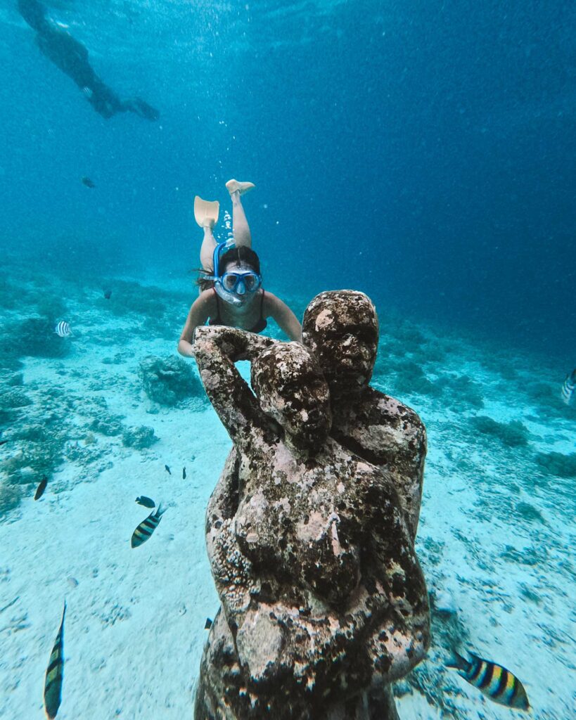 Ilhas Gili estátuas