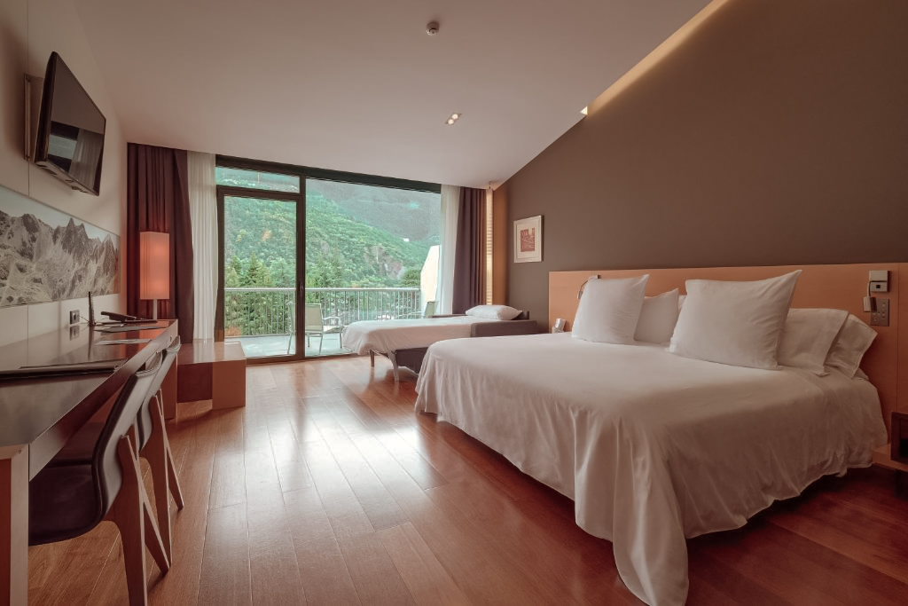 qual cidade ficar em andorra?